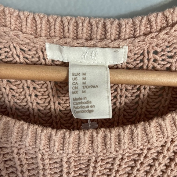 H&M Sweater - Picture 2 of 3